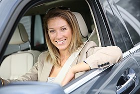 Assurance taxi pour femme pas chère